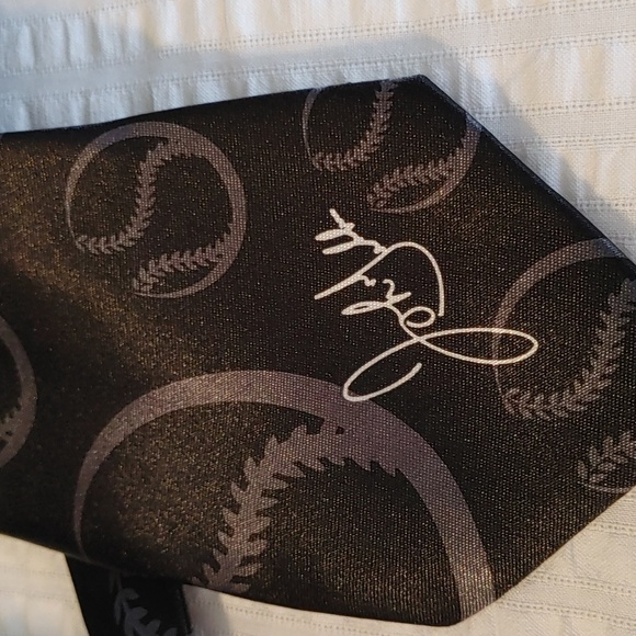 Toronto Blue Jays Black & Gray Tie - Picture 5 of 6